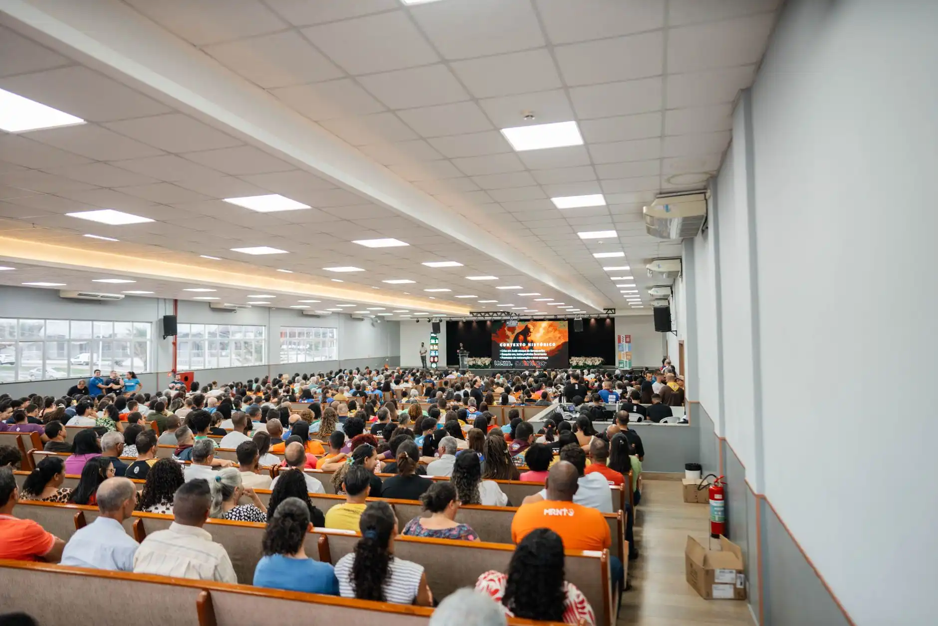 2024年软件开发技术趋势：低代码平台与微服务架构的应用前景